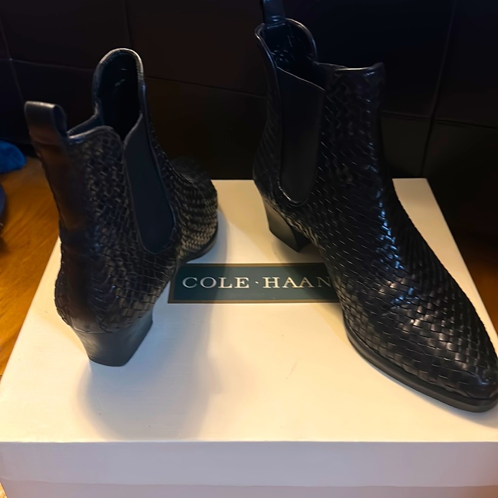 Cole Hana women’s shoes black size only worn a couple of times